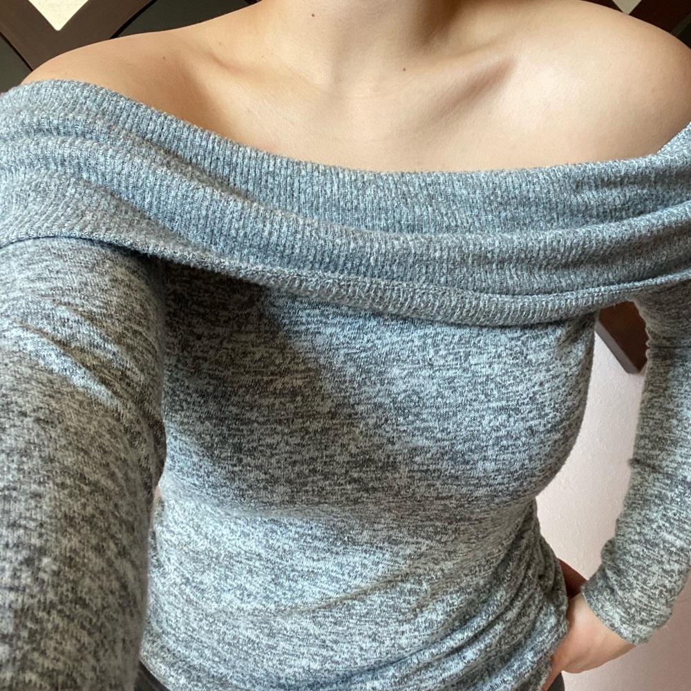 Grey off shoulders shirt